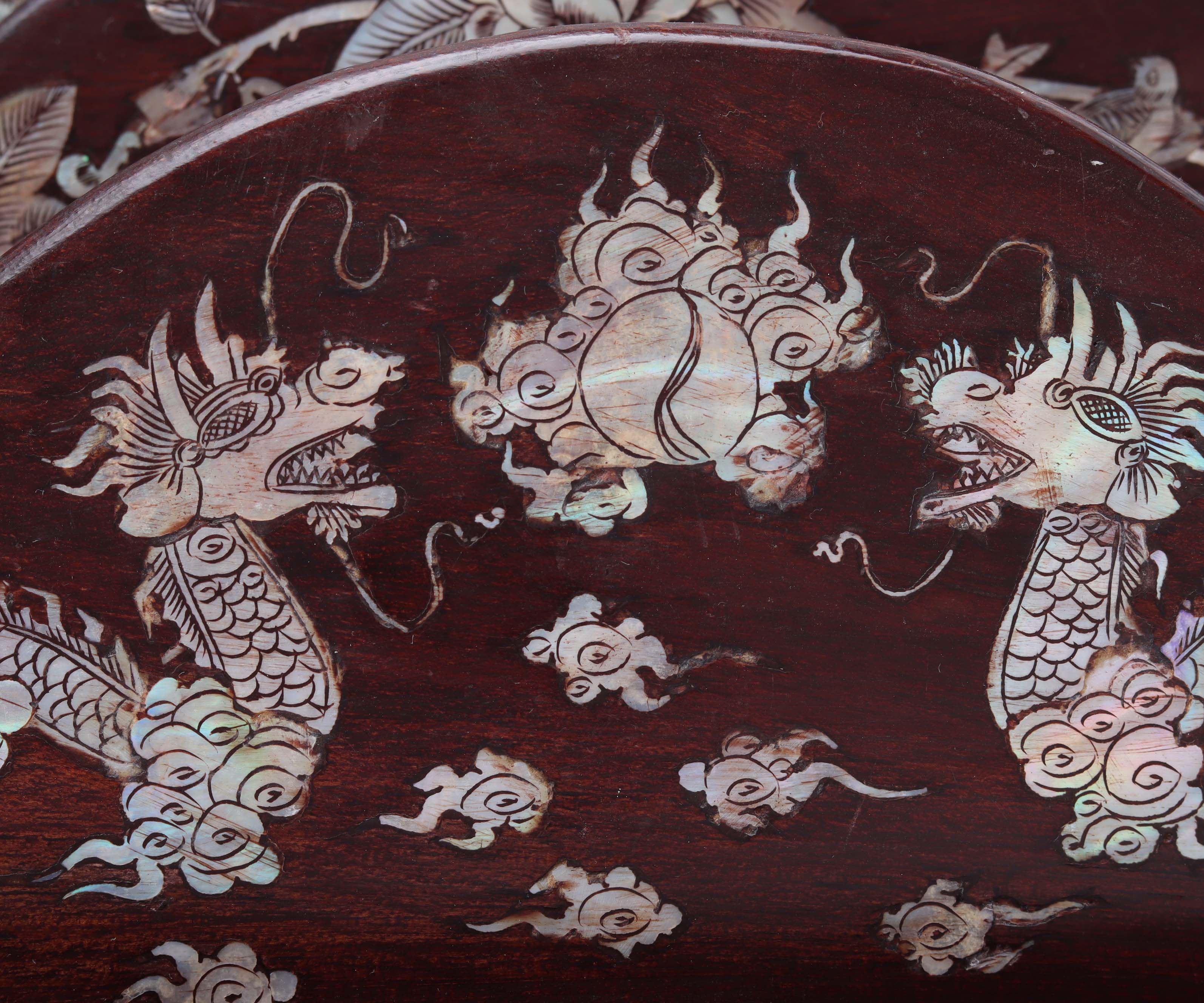 A CHINESE MOTHER OF PEARL INLAID LETTER RACK - Image 3 of 3
