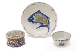 TWO BLUE AND WHITE PORCELAIN BOWLS AND AN ENAMELLED BOX