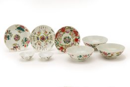 A GROUP OF CHINESE PORCELAIN BOWLS AND PLATES