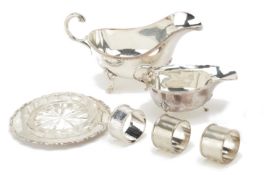 A GROUP OF SILVER AND SILVER PLATED ITEMS