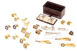 A GROUP OF TIE PINS AND CUFF LINKS