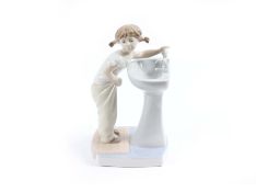 LLADRO - A PORCELAIN FIGURE