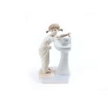 LLADRO - A PORCELAIN FIGURE