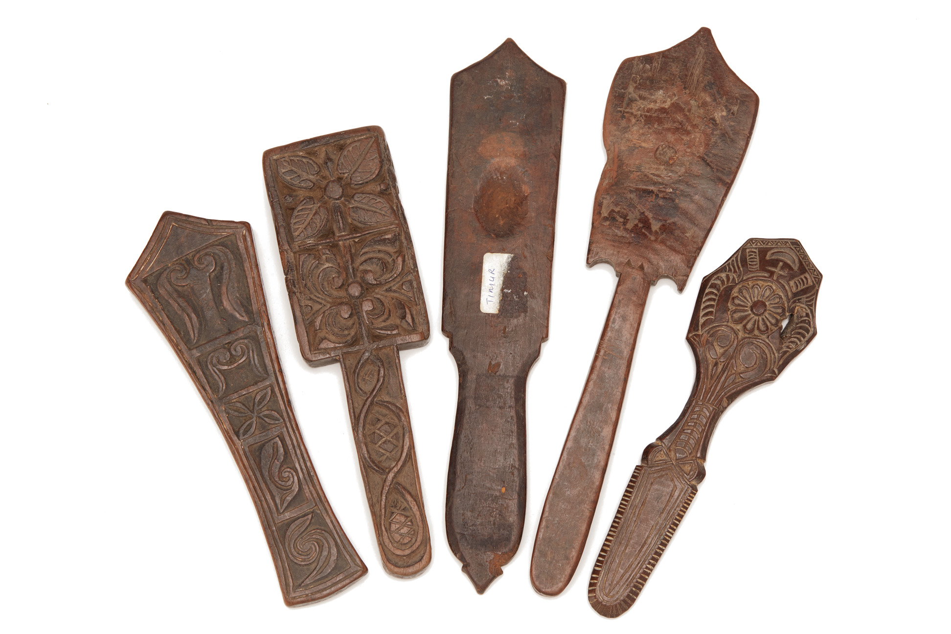 A GROUP OF INDONESIAN MEDICINE MIXING STICKS - Image 2 of 2