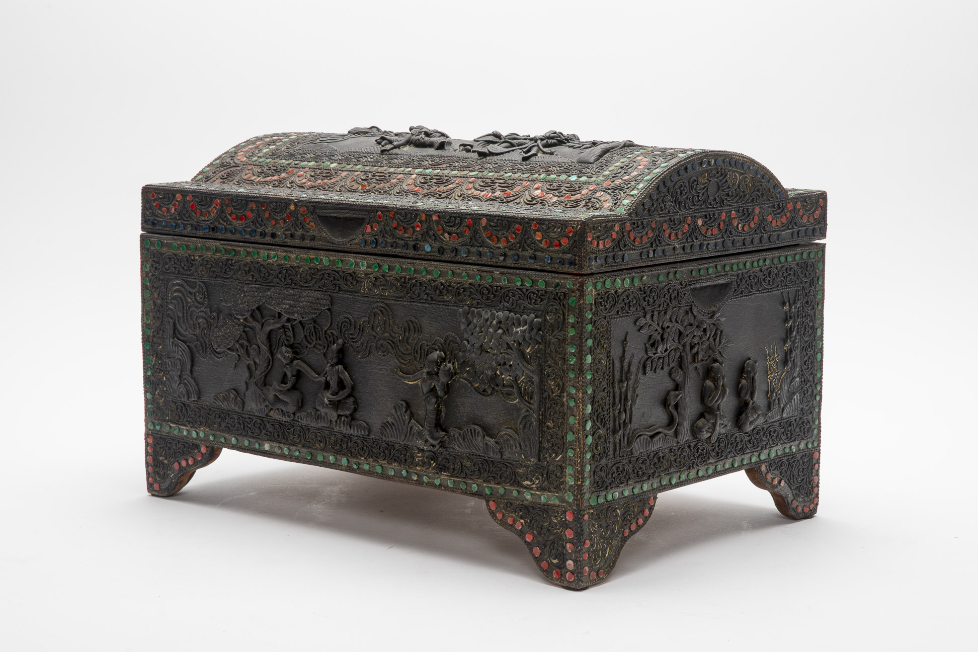 A SMALL BURMESE CARVED COFFER