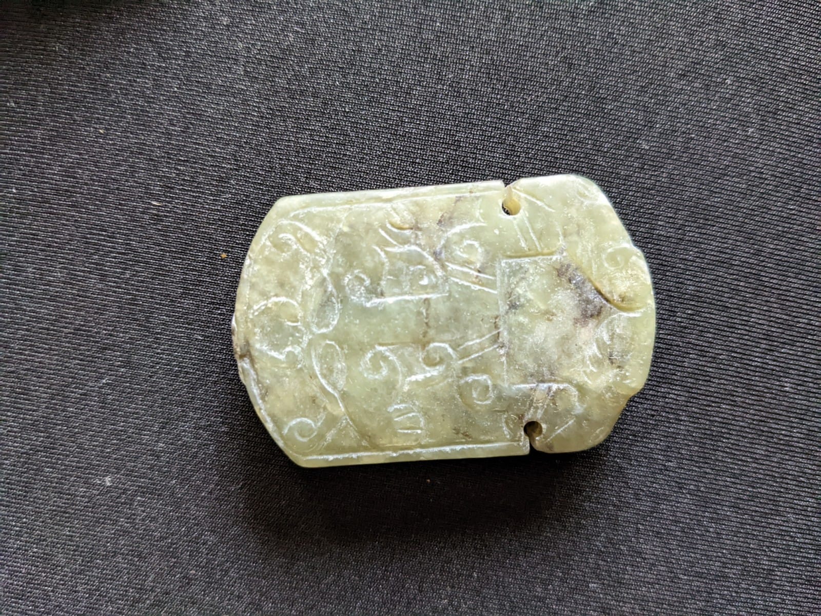 A GROUP OF ARCHAIC STYLE JADE PENDANTS - Image 12 of 21