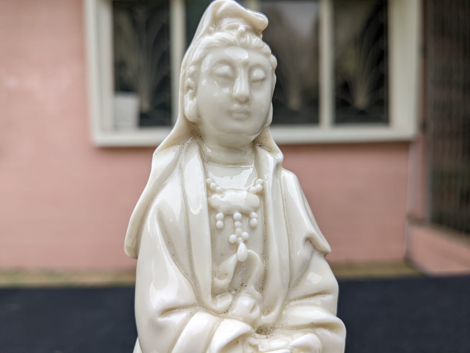 THREE BLANC DE CHINE PORCELAIN MODELS OF GUANYIN - Image 6 of 14