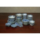 A GROUP OF BLUE AND WHITE PORCELAIN BOWLS AND DISHES