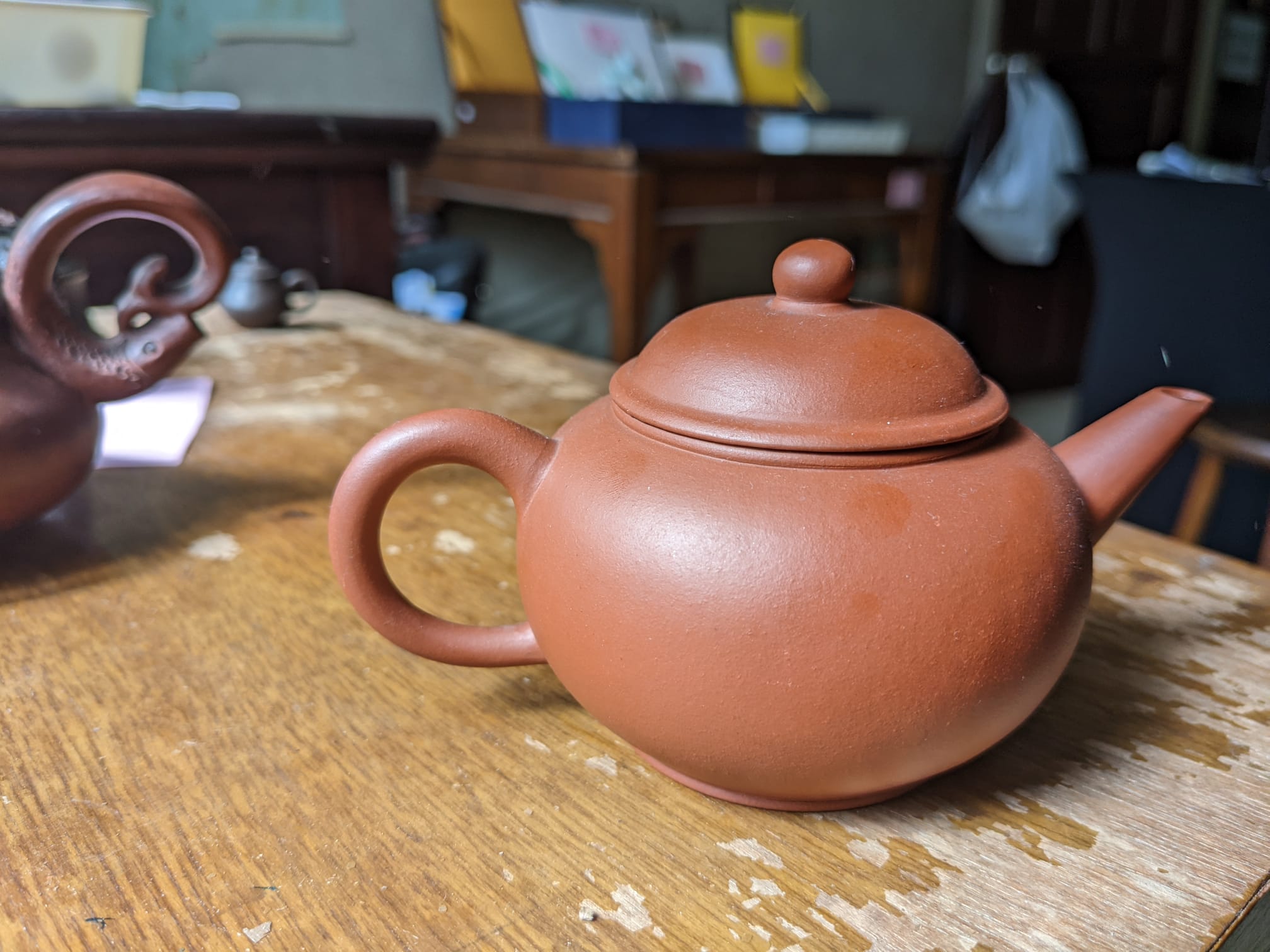 A GROUP OF YIXING POTTERY TEAPOTS - Image 3 of 9