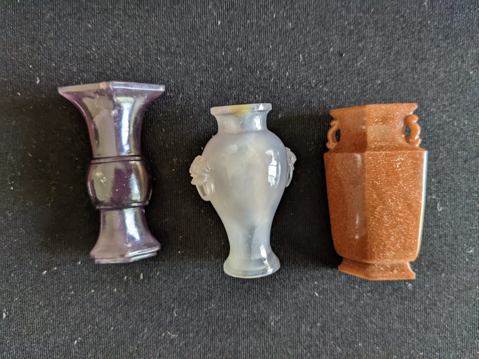 A SET OF TEN MINIATURE CARVED HARDSTONE VASES - Image 7 of 9