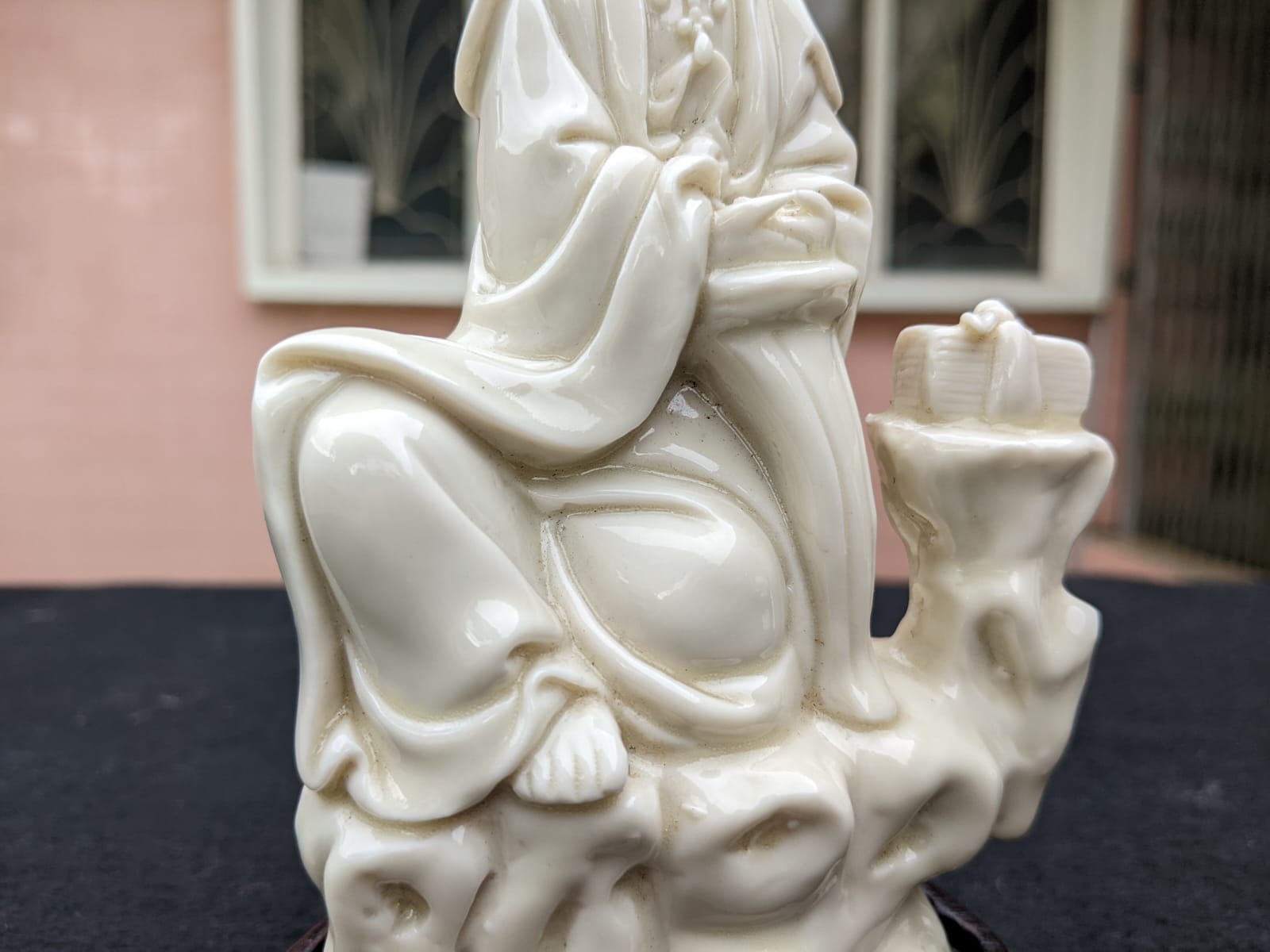 THREE BLANC DE CHINE PORCELAIN MODELS OF GUANYIN - Image 3 of 14