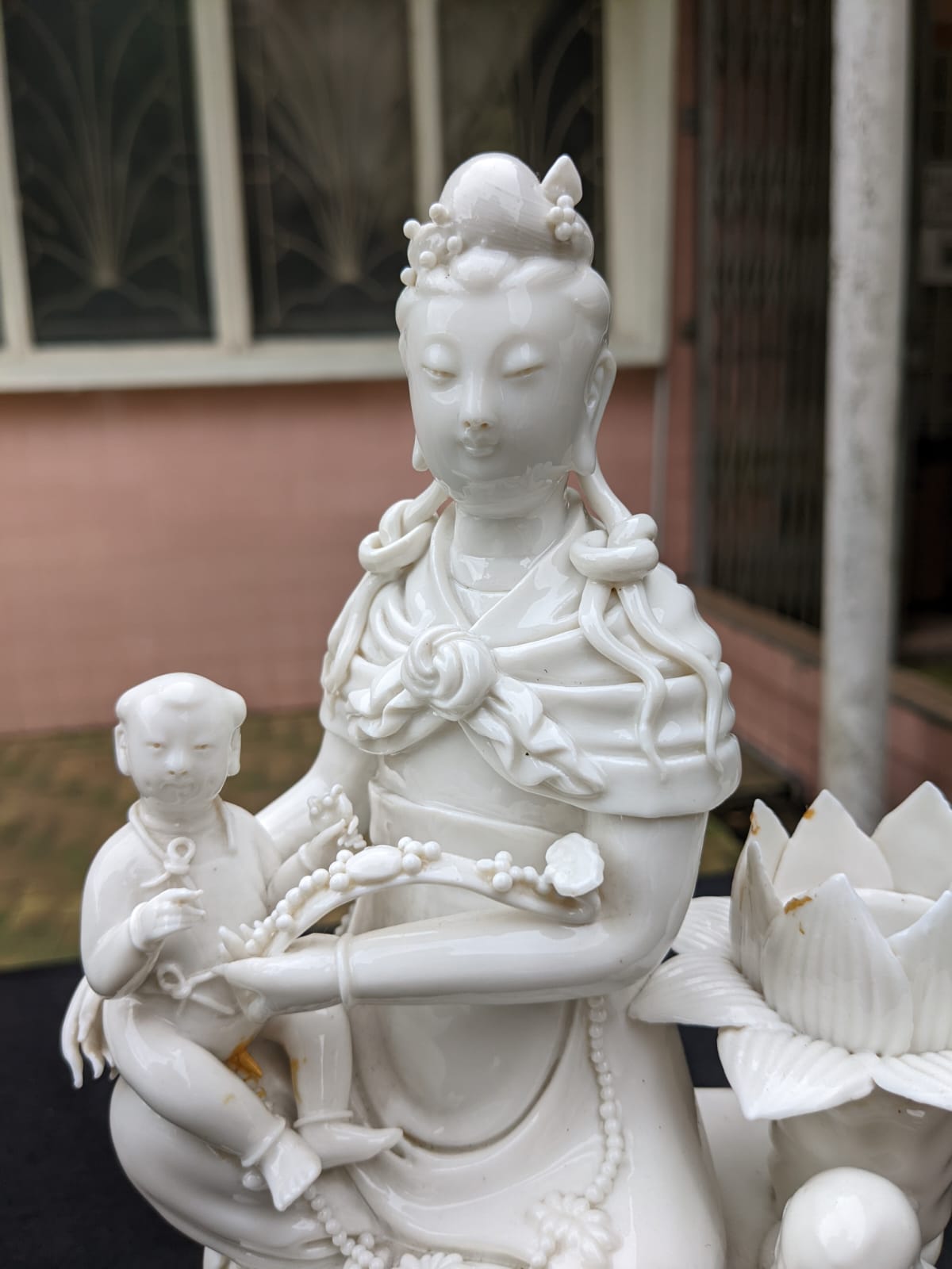 TWO BLANC DE CHINE PORCELAIN FIGURES OF GUANYIN - Image 10 of 12