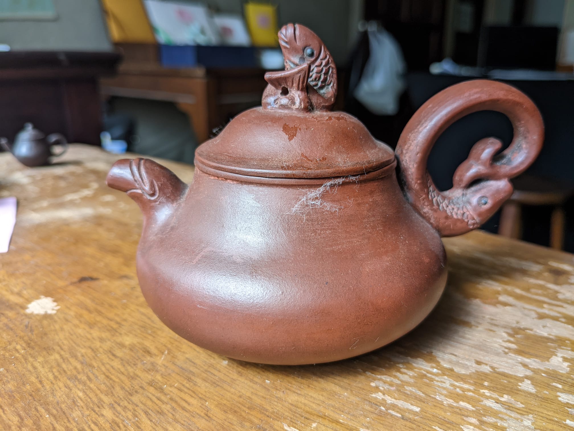 A GROUP OF YIXING POTTERY TEAPOTS - Image 7 of 9