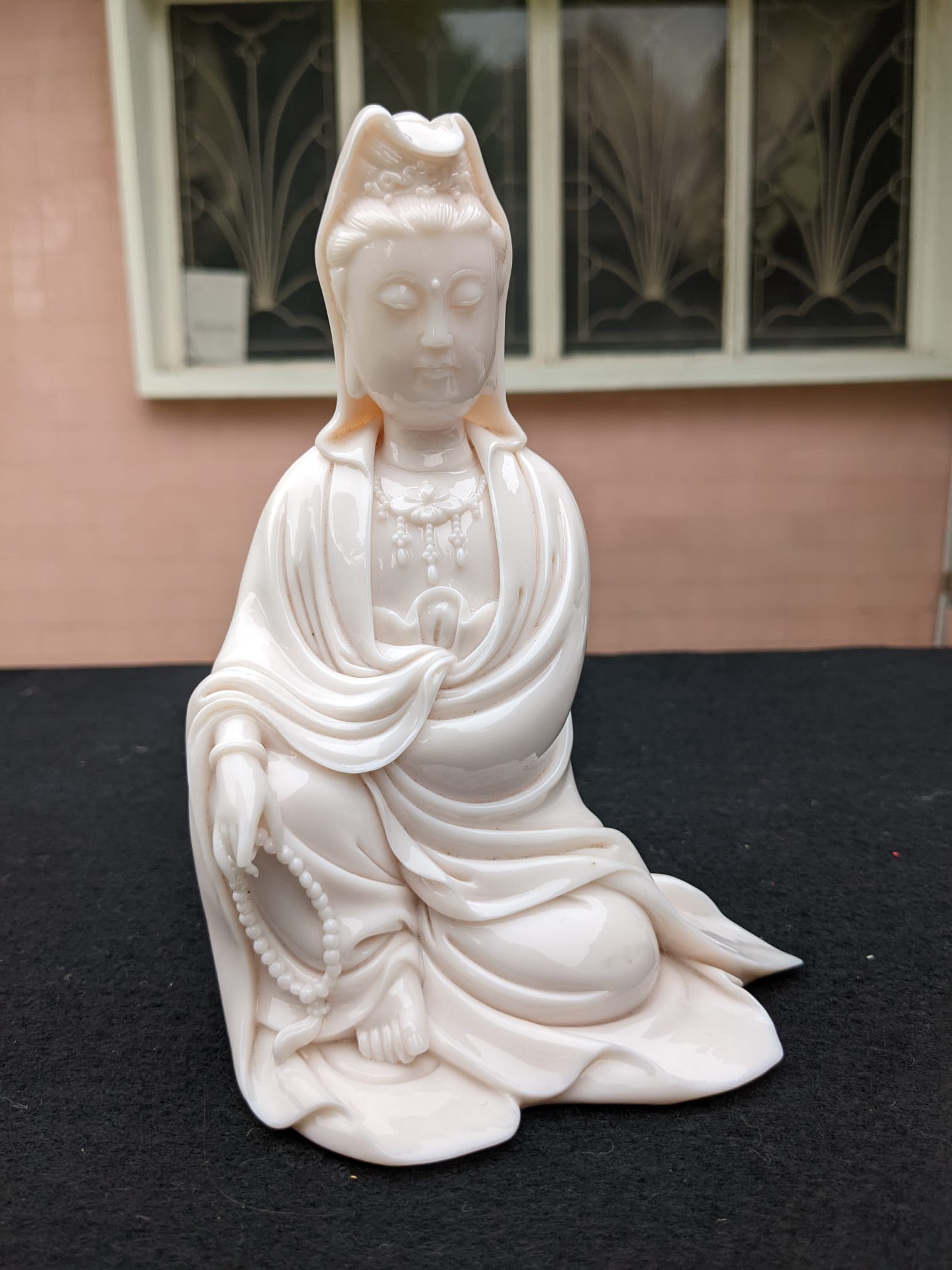 FIVE BLANC DE CHINE AND GREEN GLAZED FIGURES OF GUANYIN - Image 9 of 22
