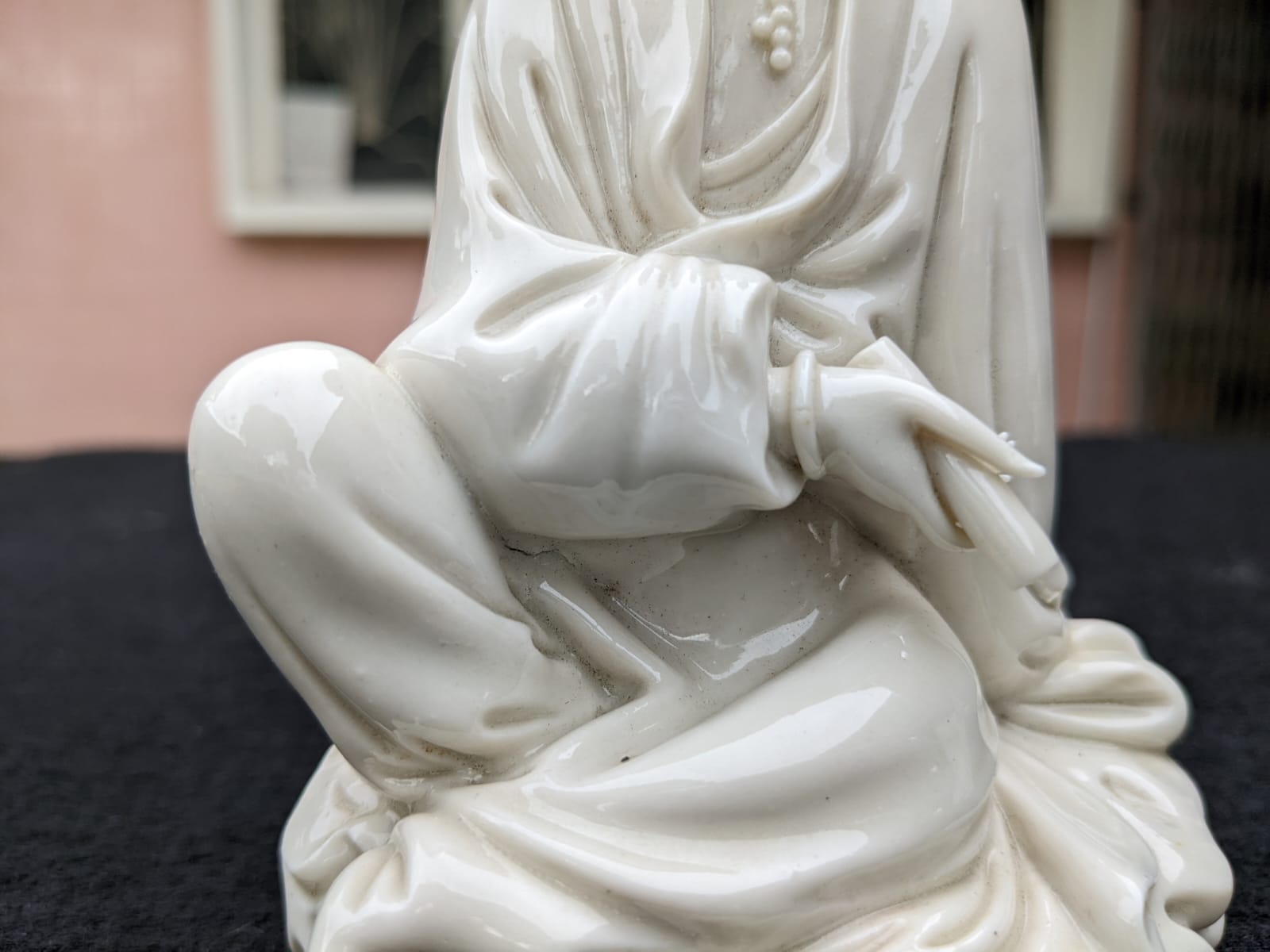 THREE BLANC DE CHINE PORCELAIN MODELS OF GUANYIN - Image 7 of 14