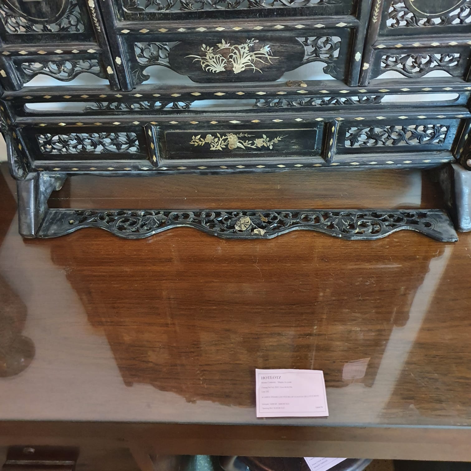 A MOTHER OF PEARL INLAID HARDWOOD TABLE SCREEN - Image 5 of 7