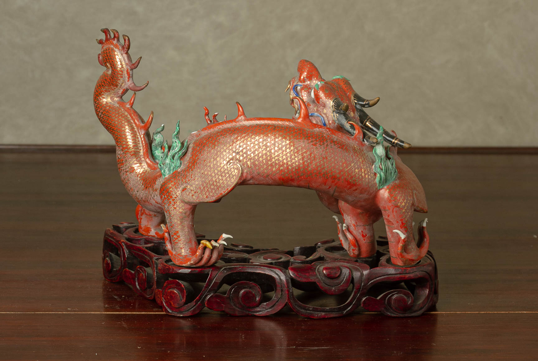 A CORAL GROUND PORCELAIN MODEL OF A DRAGON - Image 4 of 10