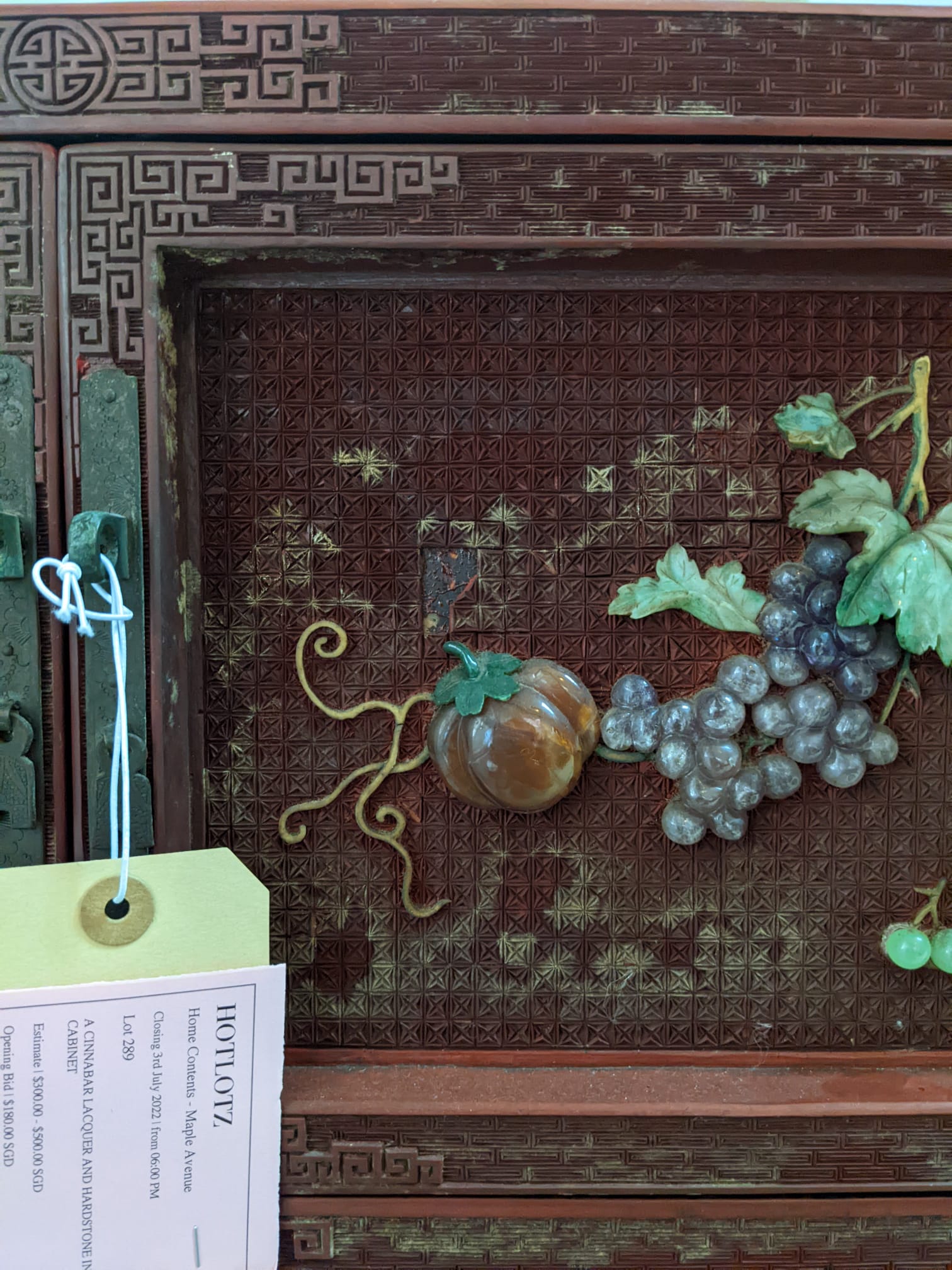 A CINNABAR LACQUER AND HARDSTONE INLAID SIDE CABINET - Image 4 of 11