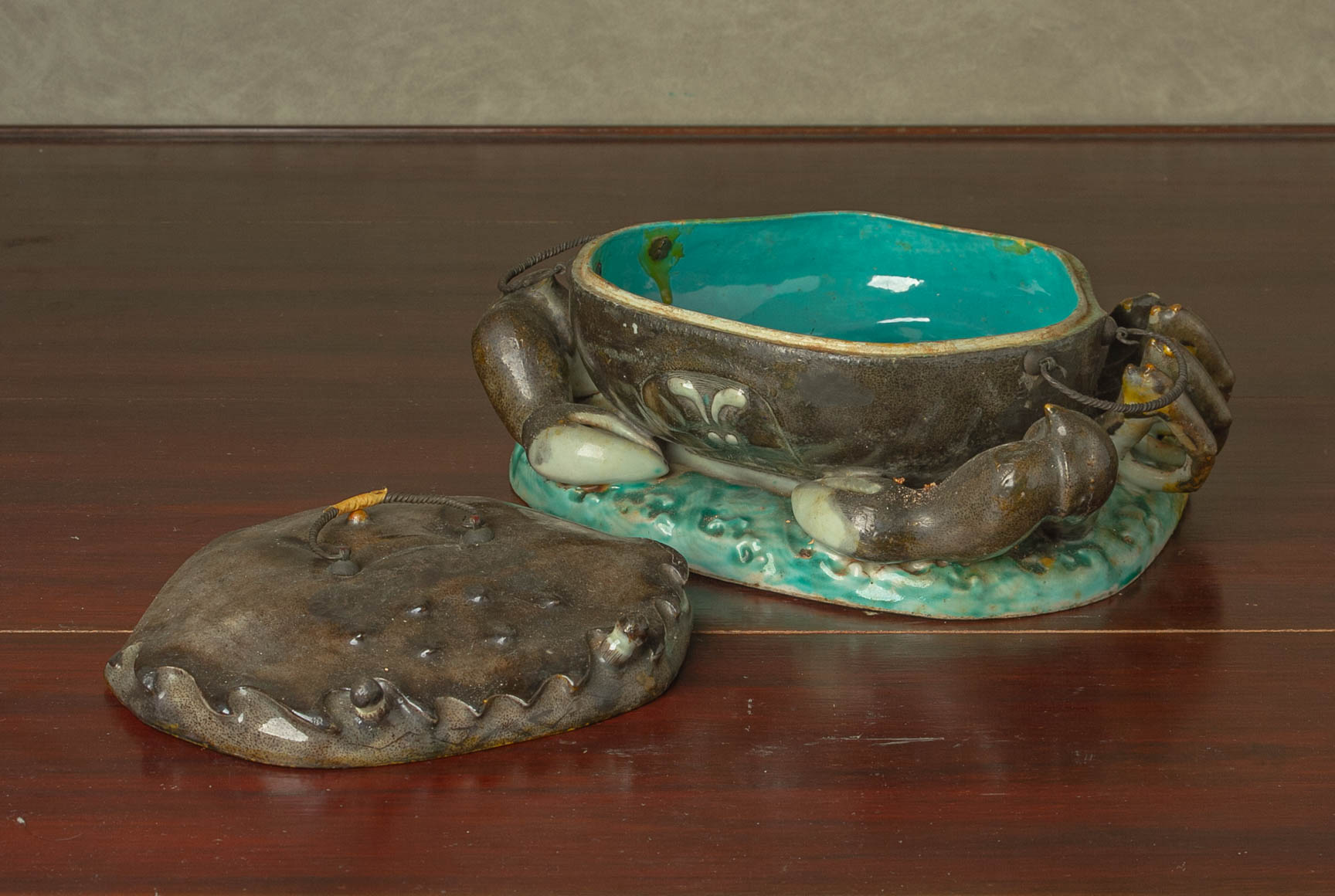 A NOVELTY CHINESE PORCELAIN CRAB TUREEN AND COVER - Image 3 of 3