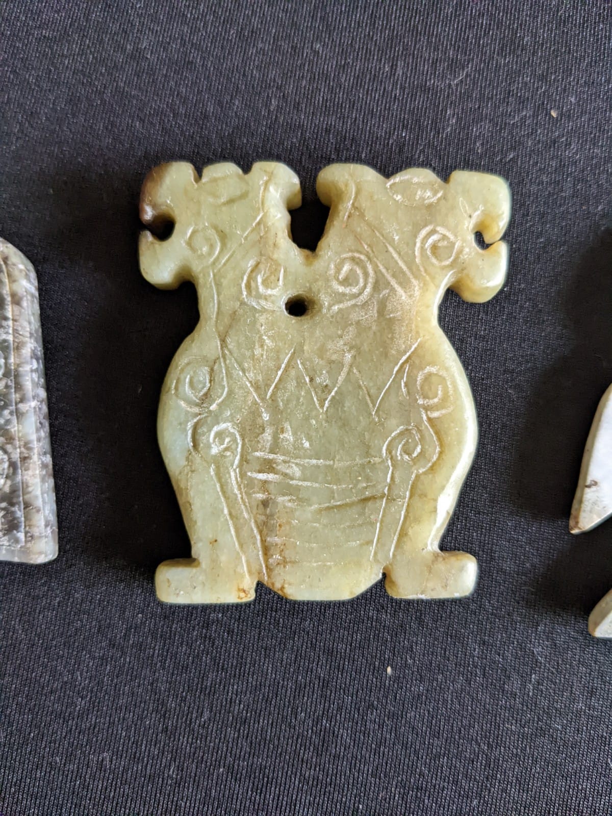 A GROUP OF ARCHAIC STYLE JADE PENDANTS - Image 3 of 21