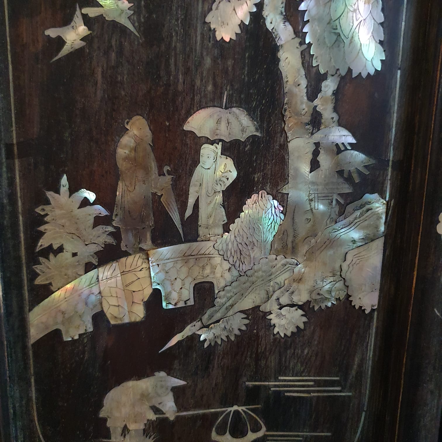 A MOTHER OF PEARL INLAID HARDWOOD TABLE SCREEN - Image 4 of 7