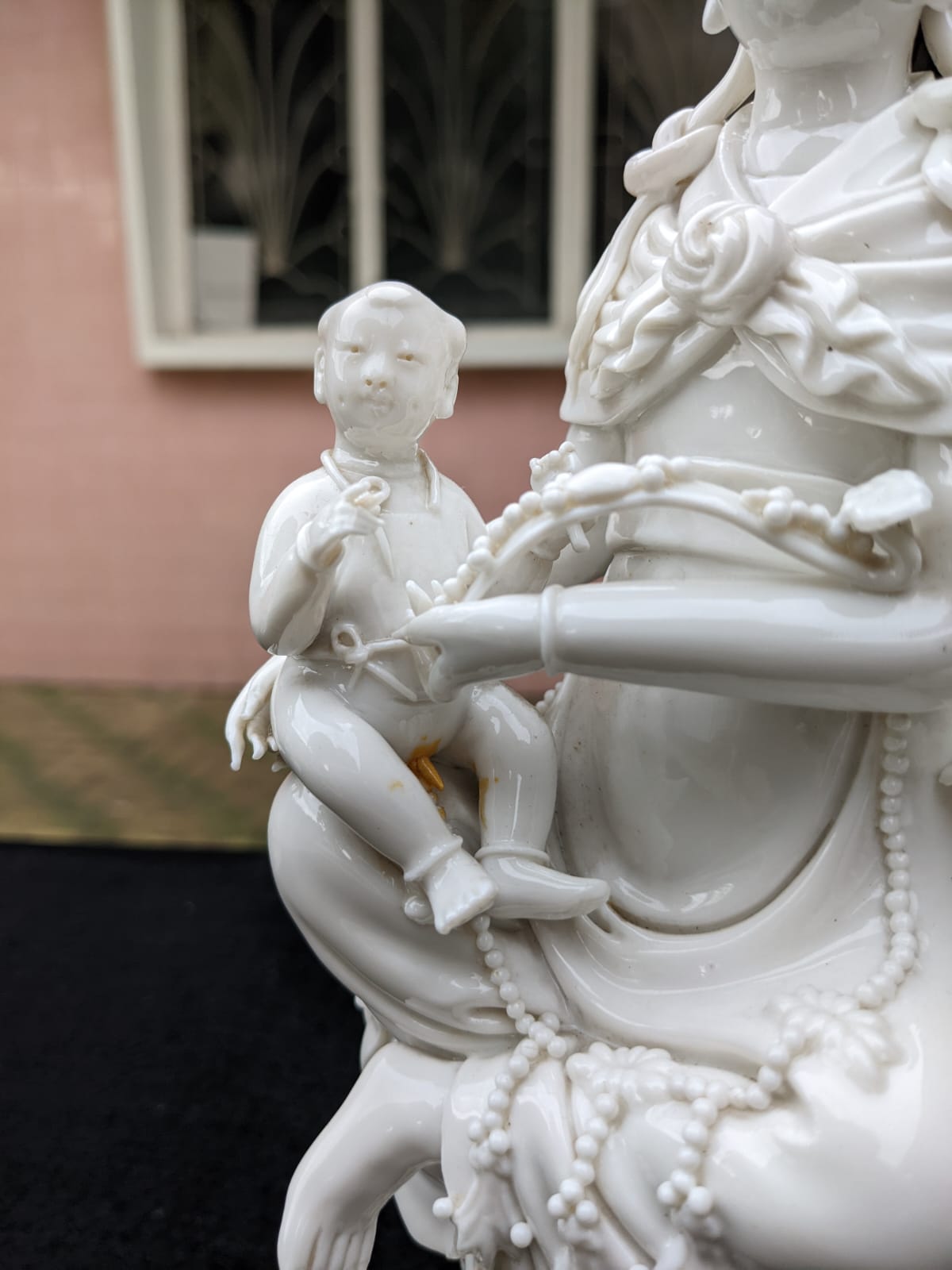 TWO BLANC DE CHINE PORCELAIN FIGURES OF GUANYIN - Image 9 of 12