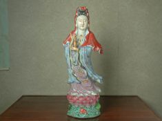 A LARGE FAMILLE ROSE PORCELAIN MODEL OF GUANYIN