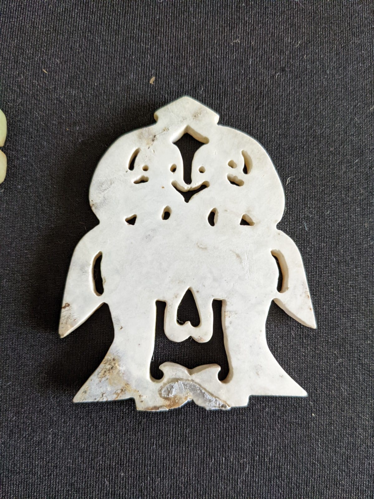 A GROUP OF ARCHAIC STYLE JADE PENDANTS - Image 5 of 21