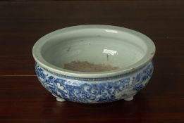 A BLUE AND WHITE PORCELAIN CENSER