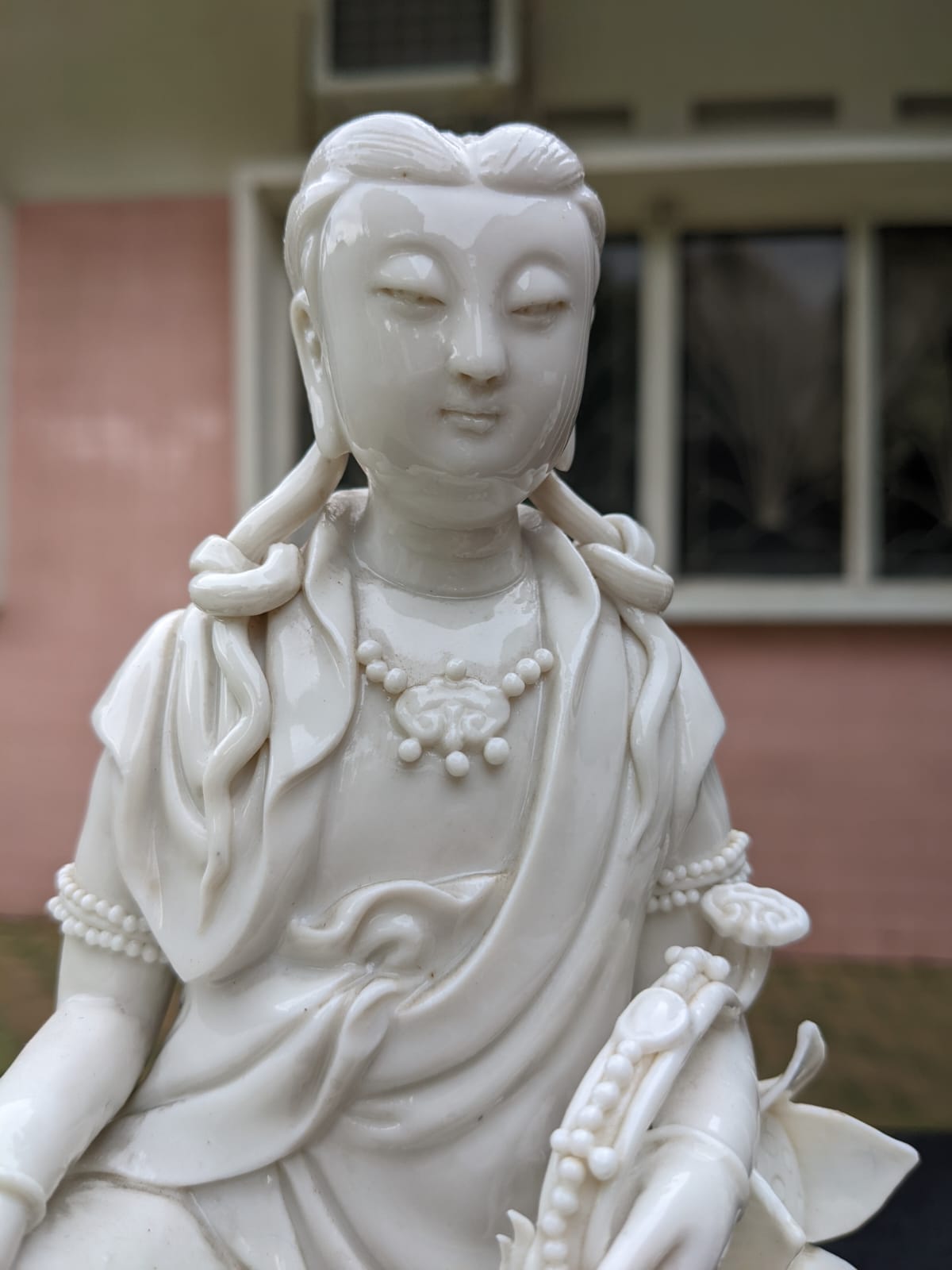 TWO BLANC DE CHINE PORCELAIN FIGURES OF GUANYIN - Image 6 of 12