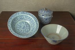 THREE BLUE AND WHITE PORCELAIN CERAMICS