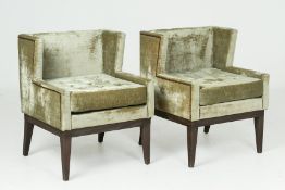 A PAIR OF UPHOLSTERED ACCENT CHAIRS