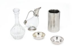 A GROUP OF WINE RELATED ACCESSORIES