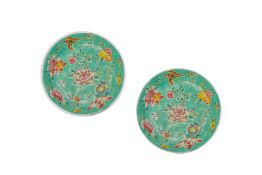 A PAIR OF TURQUOISE GROUND FAMILLE ROSE PORCELAIN PLATES