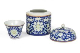 A BLUE GROUND PORCELAIN WINE WARMER