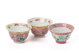 A GROUP OF THREE FAMILLE ROSE PORCELAIN TEABOWLS