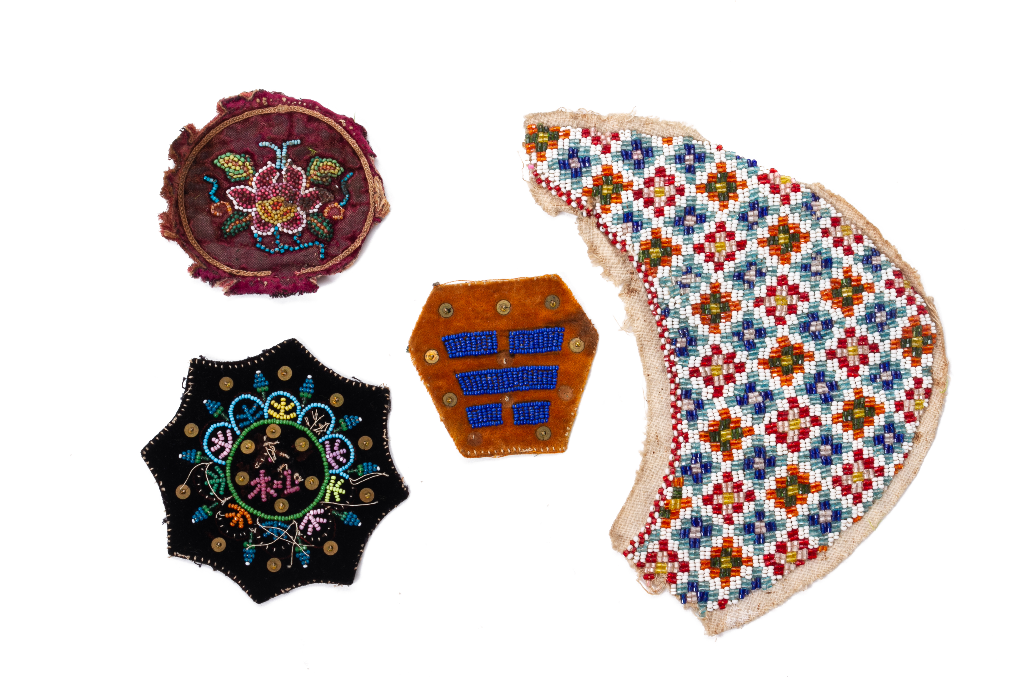 A GROUP OF MIXED BEADED TEXTILES - Image 2 of 6