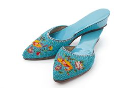 A PAIR OF TURQUOISE BEADED SLIPPERS