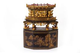 A GILTWOOD AND BLACK LACQUER CHANAB