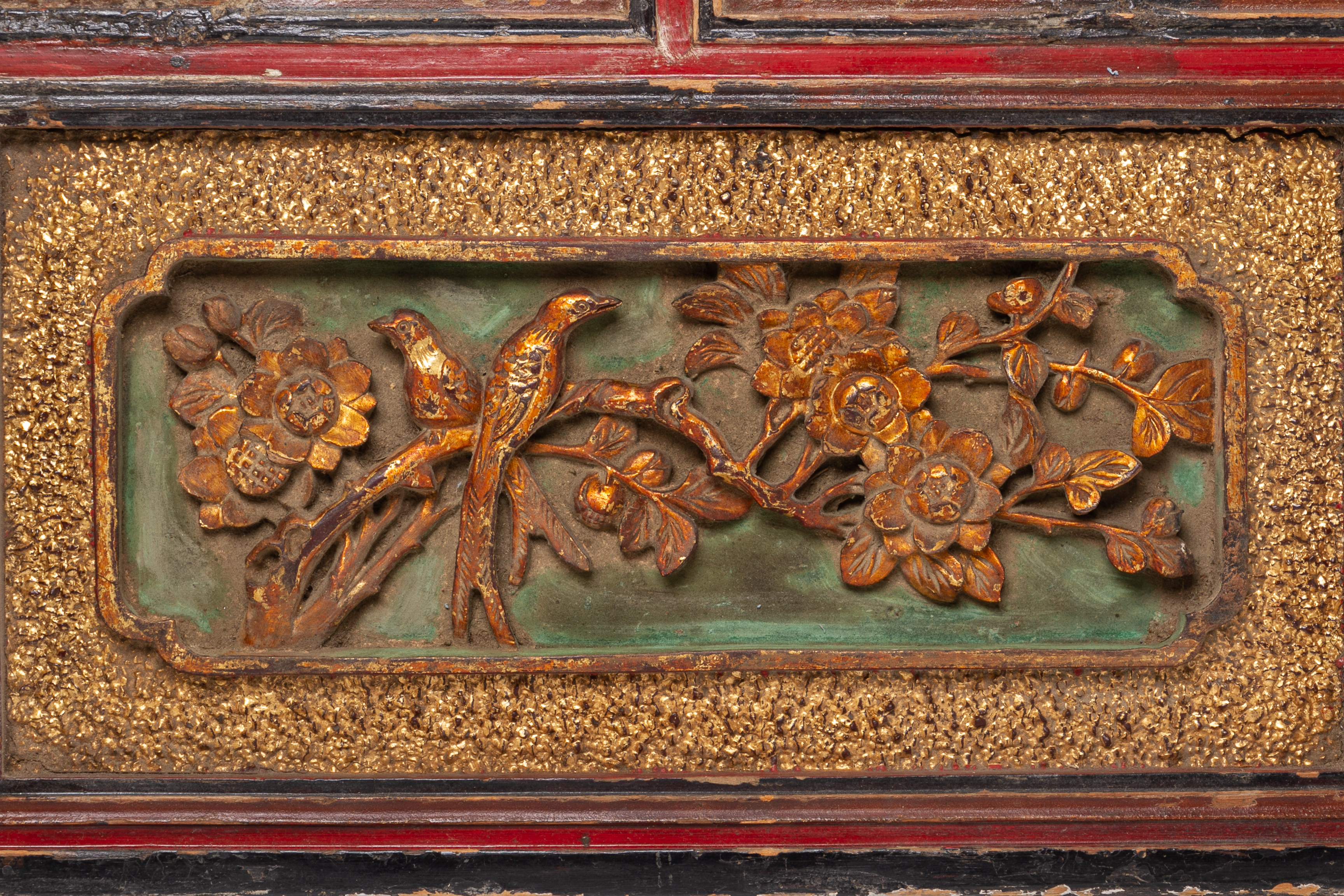 A GILTWOOD CARVED PANEL - Image 2 of 2