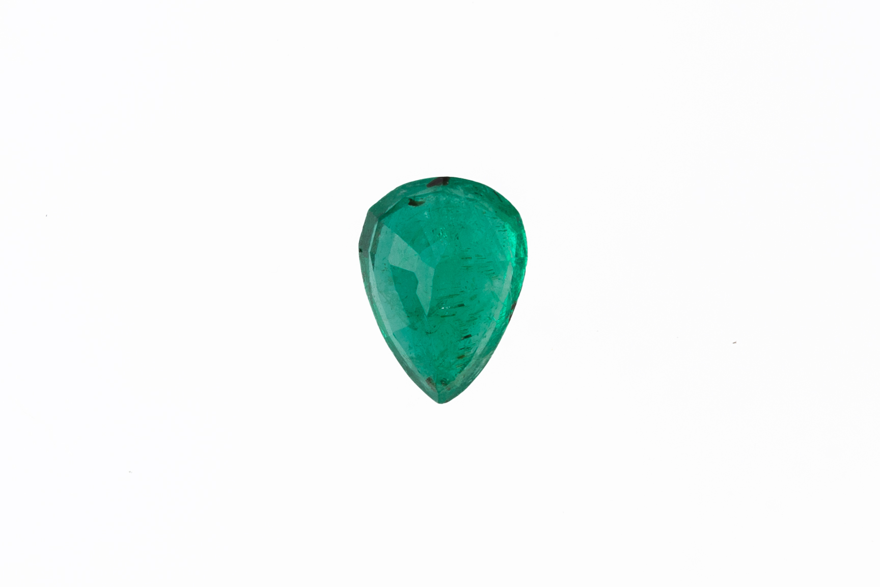 A 2.26 CT PEAR-CUT LOOSE EMERALD - Image 2 of 3