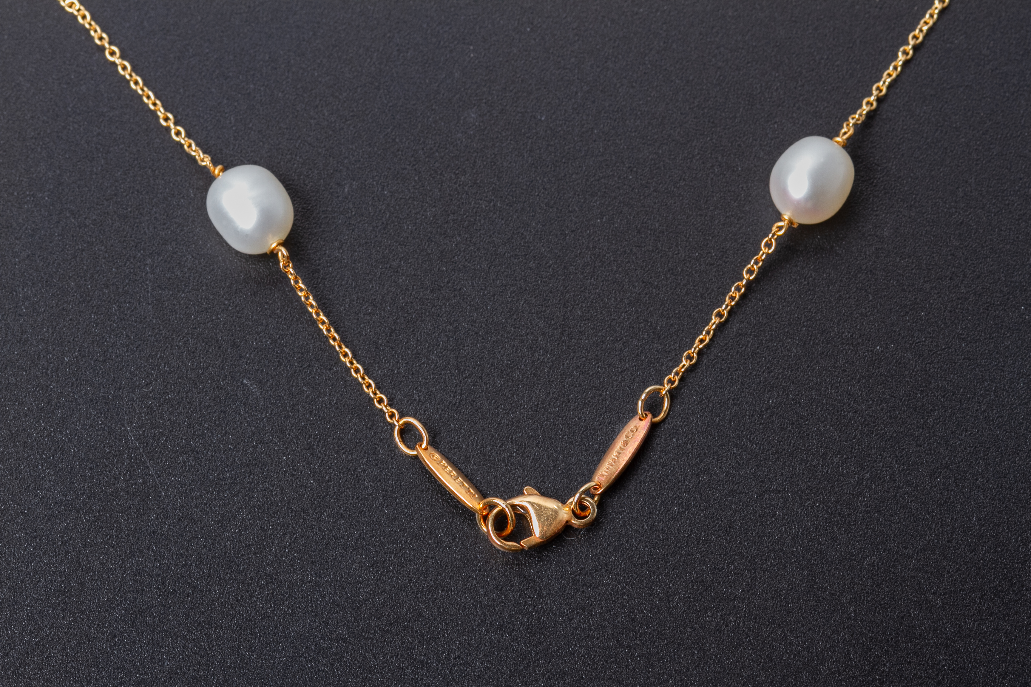 A TIFFANY & CO 'PEARLS BY THE YARD' NECKLACE BY ELSA PERETTI - Image 3 of 3