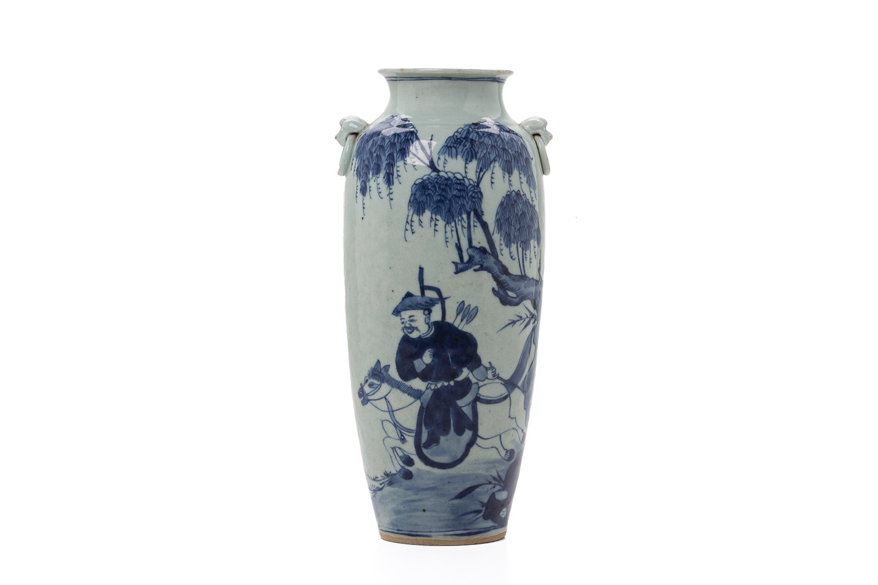 A BLUE AND WHITE PORCELAIN TWIN HANDLED VASE