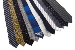 A GROUP OF VERSACE, ARMANI AND OTHER SILK TIES
