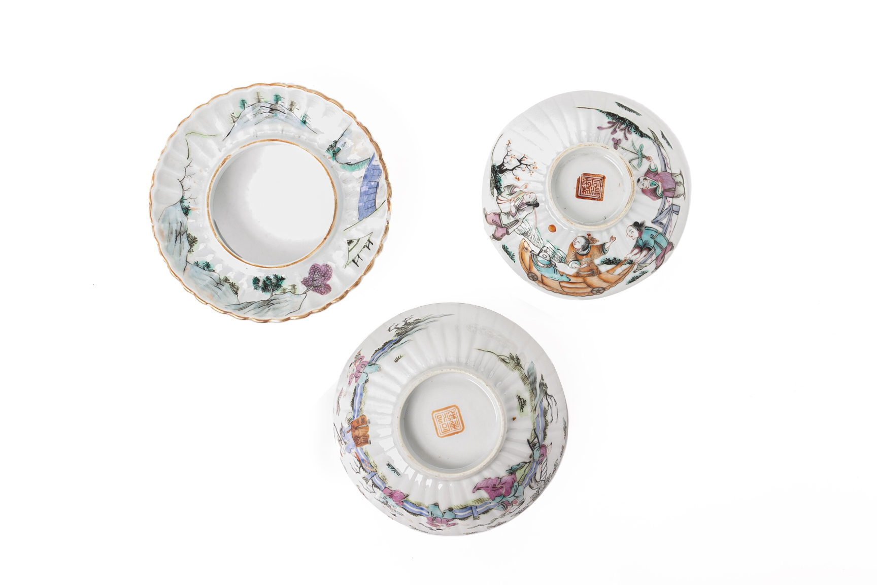 A GROUP OF FAMILLE ROSE PORCELAIN ITEMS - Image 6 of 6