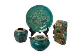 A GROUP OF CHINESE POTTERY ITEMS