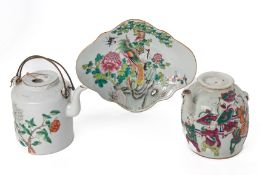 A GROUP OF FAMILLE ROSE CERAMICS