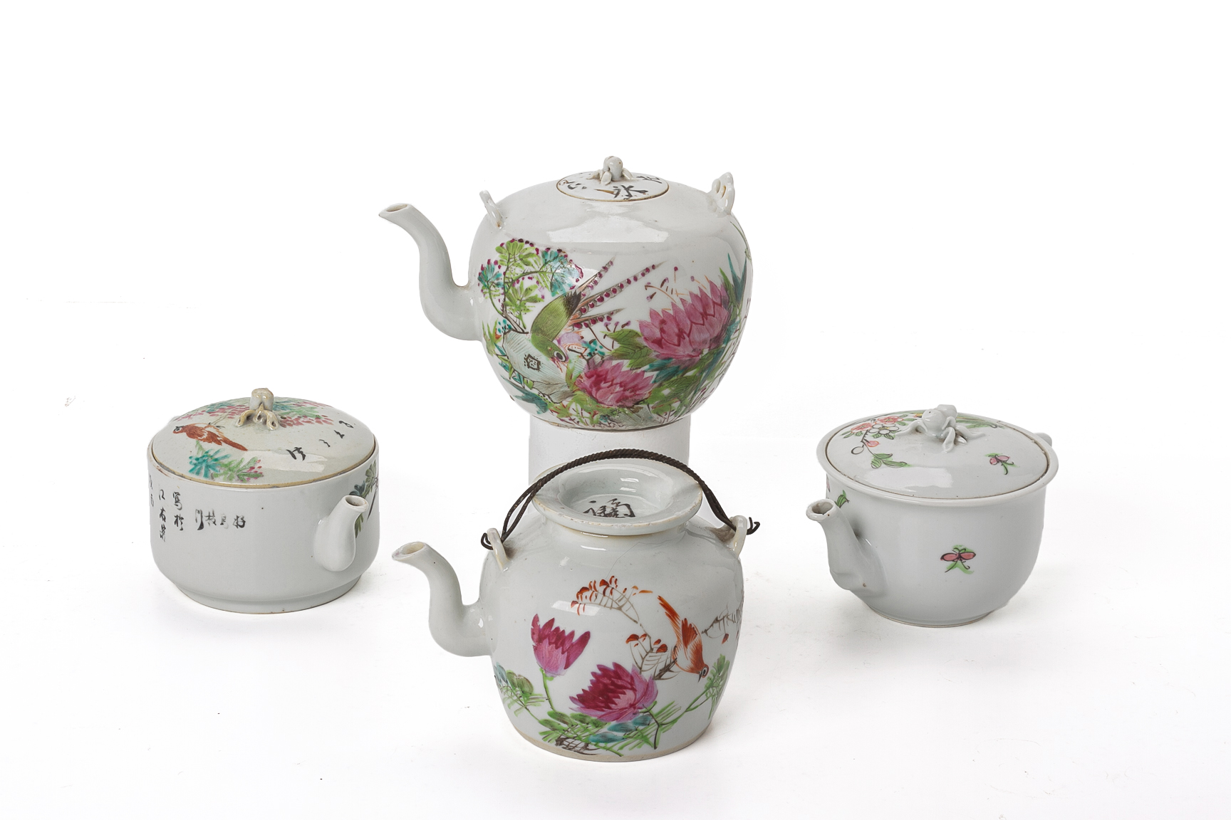 A GROUP OF FAMILLE ROSE PORCELAIN TEAPOTS