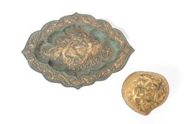 A CHINESE COPPER GILT BOX AND A PLATE