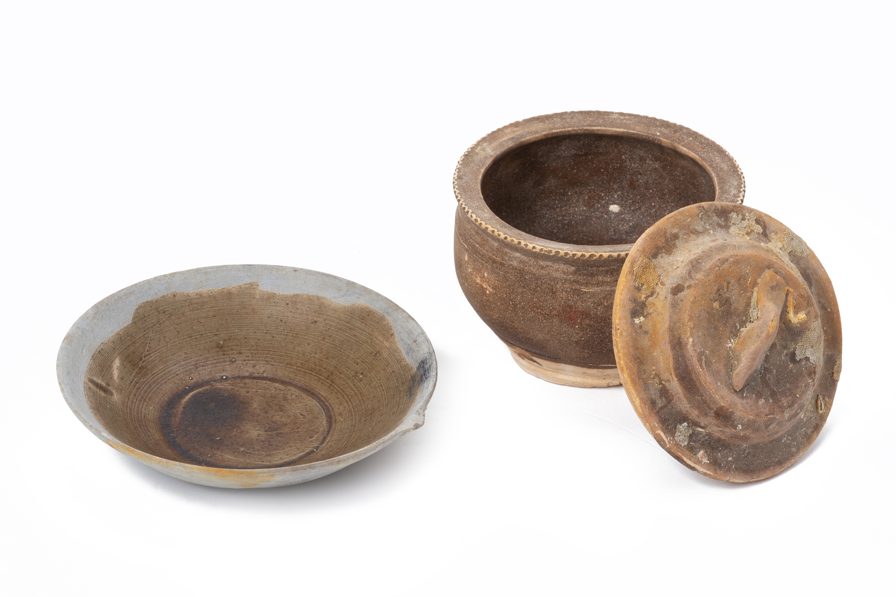 A GROUP OF TEK SING CARGO CERAMIC ITEMS - Image 9 of 10